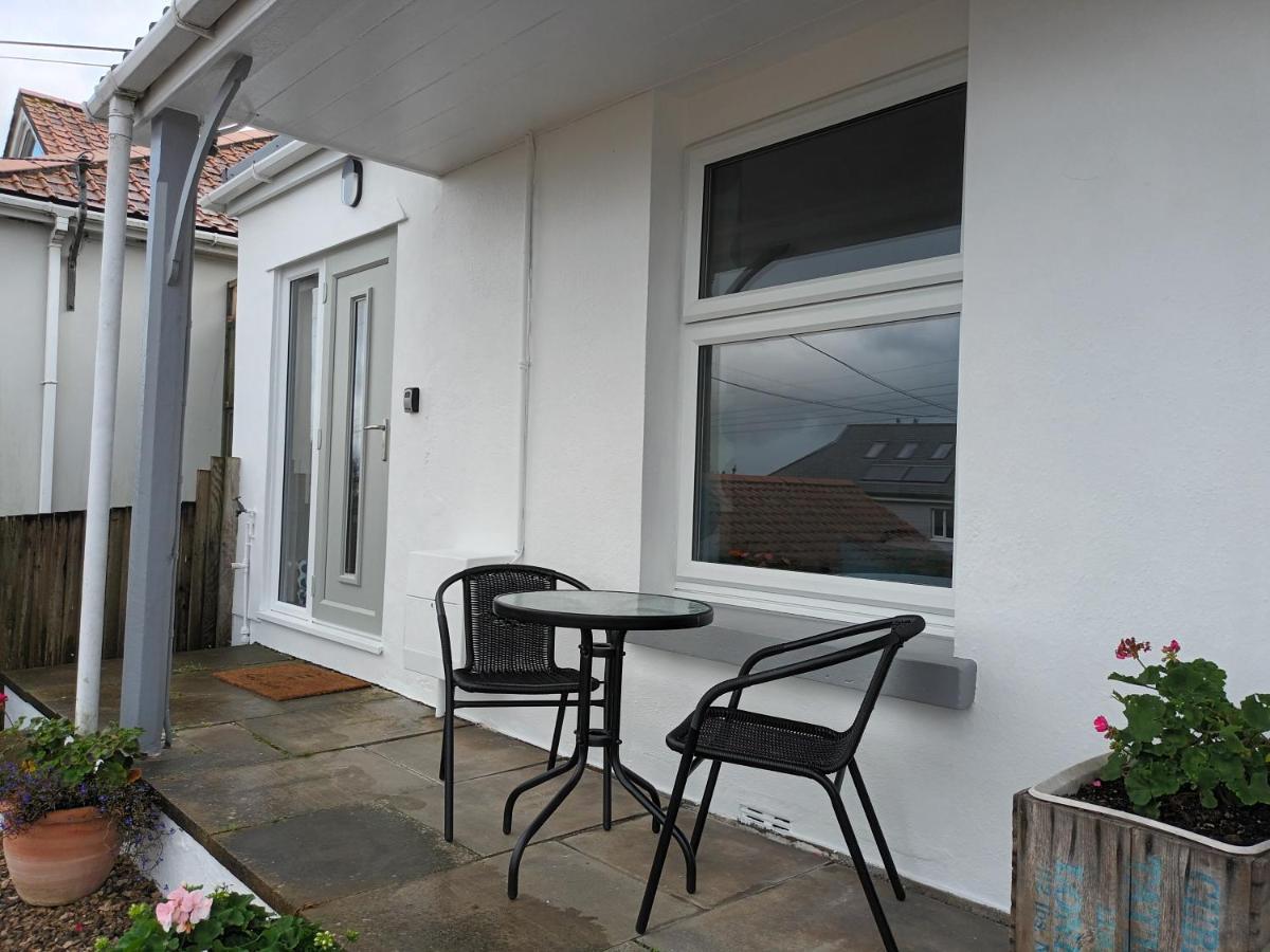 Contemporary One Bed Studio. Sea Views And Parking Westward Ho! (Devon) Exterior foto